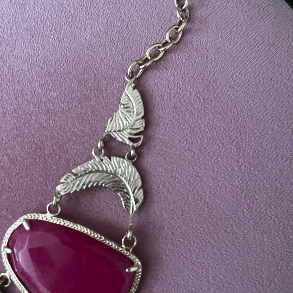 Kendra Scott statement necklace - Picture 4 of 6